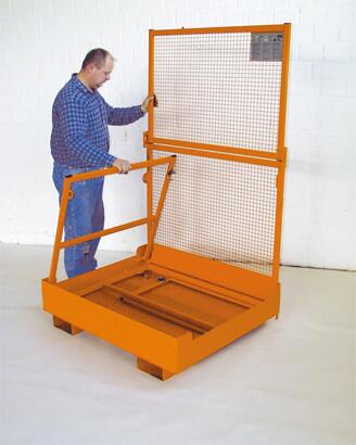 Bauer Arbeitsbühne, Ausführung DE, RAL2000 Gelborange, Einfahrmöglichkeit Von der Breitseite