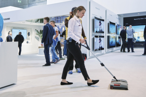 Akku-Kehrmaschine MEDUSA mit 2 Akkus, Kehrbreite 370 mm