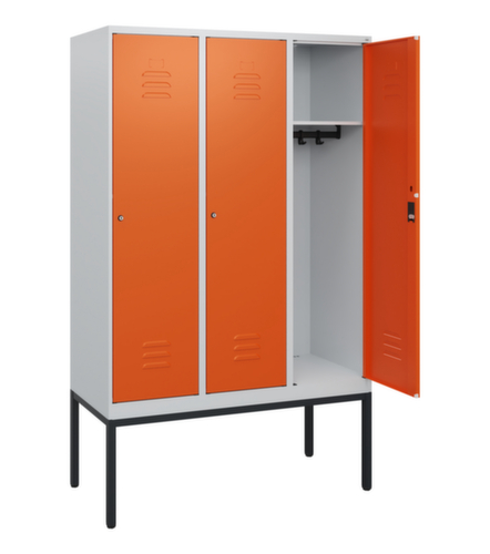 C+P Spind Classic Plus mit 3 Abteilen, Abteilbreite 400 mm