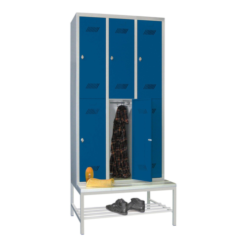PAVOY Doppelstöckiger Umkleideschrank Basis mit Sitzbank + 3x2 Abteile, Abteilbreite 300 mm