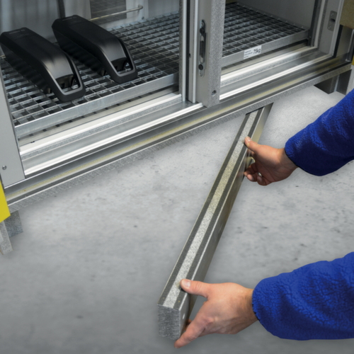 Lacont Lithium-Ionen Lagerschrank Safe Pro 90 mit Brandwarnsystem, Höhe x Breite x Tiefe 2250 x 1212 x 664 mm