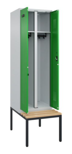 C+P Schwarz-Weiß-Spind Evolo PLUS mit Doppelabteil und Sitzbank, Abteilbreite 300 mm