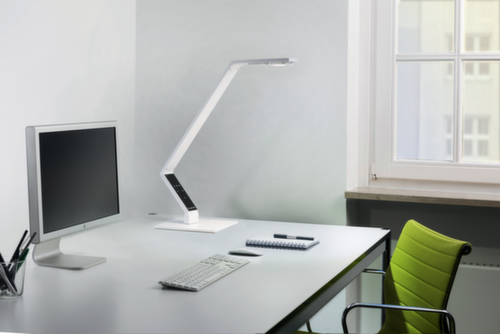 Luctra LED-Schreibtischleuchte Linear Table Base mit biologisch wirksamem Licht, Licht kalt- bis warmweiß - biologisch wirksames Licht, weiß Milieu 1 L