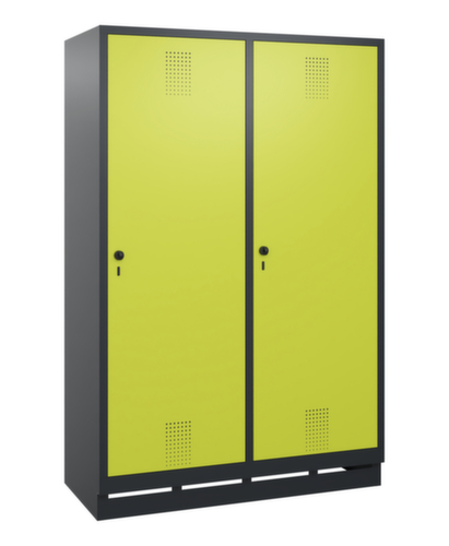 C+P Garderobenschrank Evolo mit 4 Abteilen mit 2 Türen, Abteilbreite 300 mm