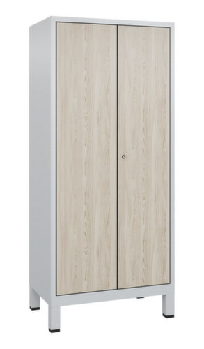 C+P Garderobenschrank Evolo mit Dekor-Türen - 2 Abteile - je 2 gemeinsam verschließbar, Abteilbreite 400 mm