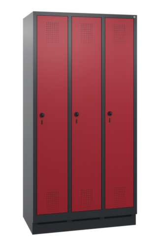 C+P Garderobenschrank Evolo mit 3 Abteilen - Türen mit Lochbild, Abteilbreite 300 mm