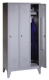 C+P Garderobenschrank Classic lichtgrau mit 3 Abteilen + Türen geschlitzt, Abteilbreite 400 mm