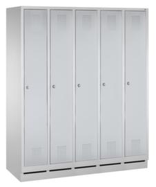 C+P Garderobenschrank Evolo mit 5 Abteilen - Türen mit Lochbild, Abteilbreite 300 mm