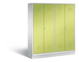 C+P Garderobenschrank Classic mit 4 Abteilen Türen geschlitzt, Abteilbreite 400 mm