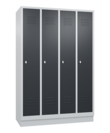 C+P Garderobenschrank Classic mit Lüftungsschlitzen und 4 Abteilen, Abteilbreite 300 mm
