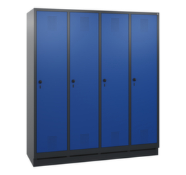 C+P Garderobenschrank Evolo mit 4 Abteilen - Türen mit Lochbild, Abteilbreite 400 mm