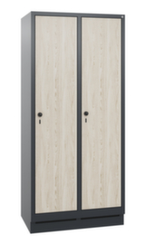 C+P Garderobenschrank Evolo mit 2 Abteilen + Dekortüren, Abteilbreite 400 mm