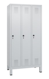 C+P Garderobenschrank Evolo mit 3 Abteilen - Türen mit Lochbild, Abteilbreite 300 mm