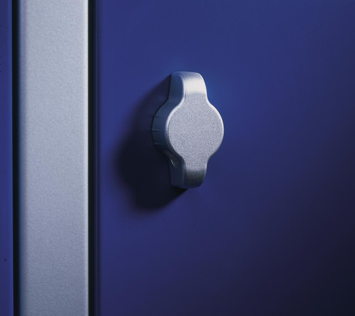 C+P Schließfachschrank Classic, 3 Fächer Detail 2 ZOOM