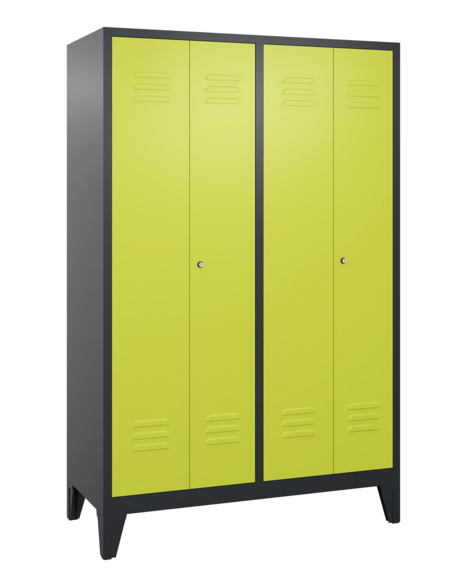 C+P Garderobenschrank Classic mit 4 Abteilen Türen geschlitzt, Abteilbreite 300 mm