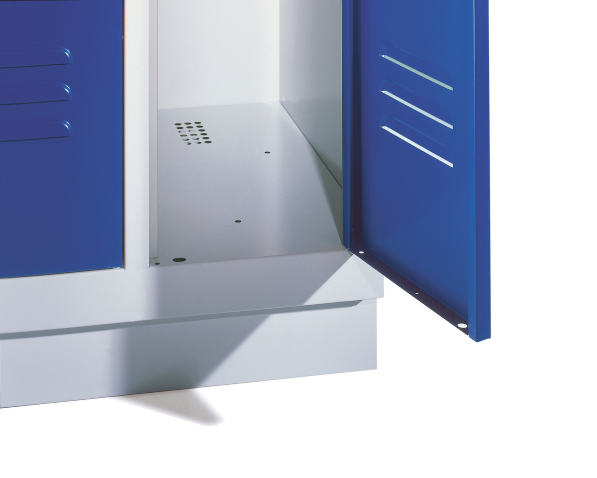 C+P Garderobenschrank Classic mit 2 Abteilen und Mitteltrennwand, Abteilbreite 400 mm Detail 4 ZOOM