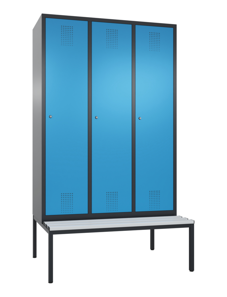 C+P Umkleideschrank Evolo mit untergebauter Sitzbank + 3 Abteile, Abteilbreite 400 mm