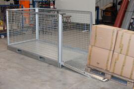 Bauer Material-Transportpalette mit Auffahrrampe