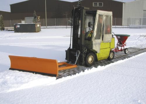 Bauer Schneeschieber in massiver Ausführung