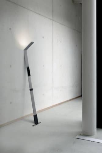 Luctra Kabellose LED-Stehleuchte Flex mit biologisch wirksamem Licht, Licht kalt- bis warmweiß - biologisch wirksames Licht, silber