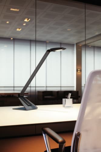 MAUL Dimmbare LED-Tischleuchte MAULsolaris, Licht neutralweiß, silber