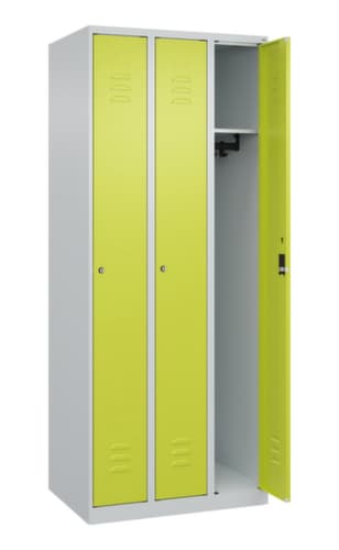 C+P Spind Classic Plus mit 3 Abteilen, Abteilbreite 250 mm