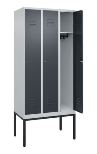 C+P Spind Classic Plus mit 3 Abteilen, Abteilbreite 300 mm