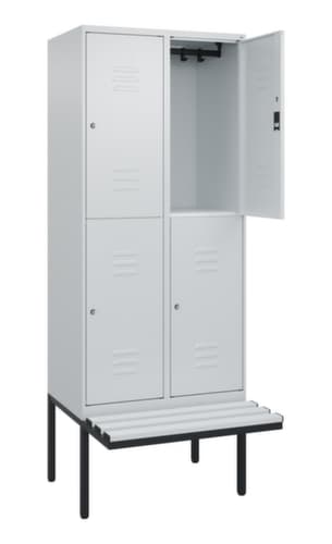 C+P Doppelstöckiger Spind Classic Plus mit Sitzbank, Abteilbreite 400 mm
