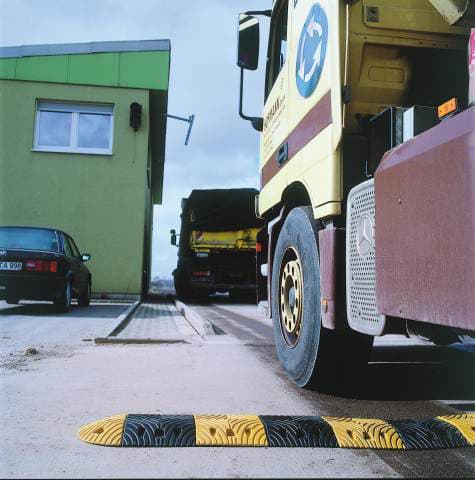 Moravia Fahrbahnschwelle TOPSTOP, Breite 250 mm, schwarz