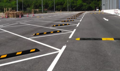 Moravia Parkplatzbegrenzung Park-AID®, Breite 900 mm, rotbraun/weiß